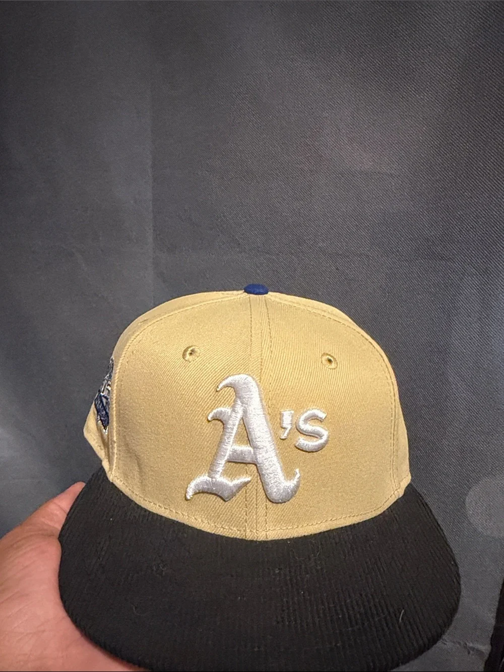 Oakland A's Hat  corduroy brim    gold and Black battle of the bay size 71/8